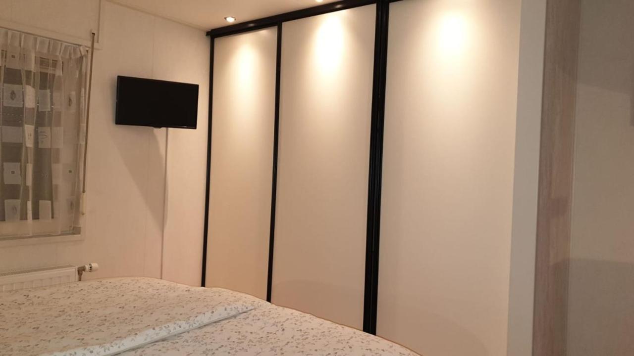Chalet Buutengeweun, Met Luxe Jacuzzi En Tonsauna Sint Annaland Kültér fotó