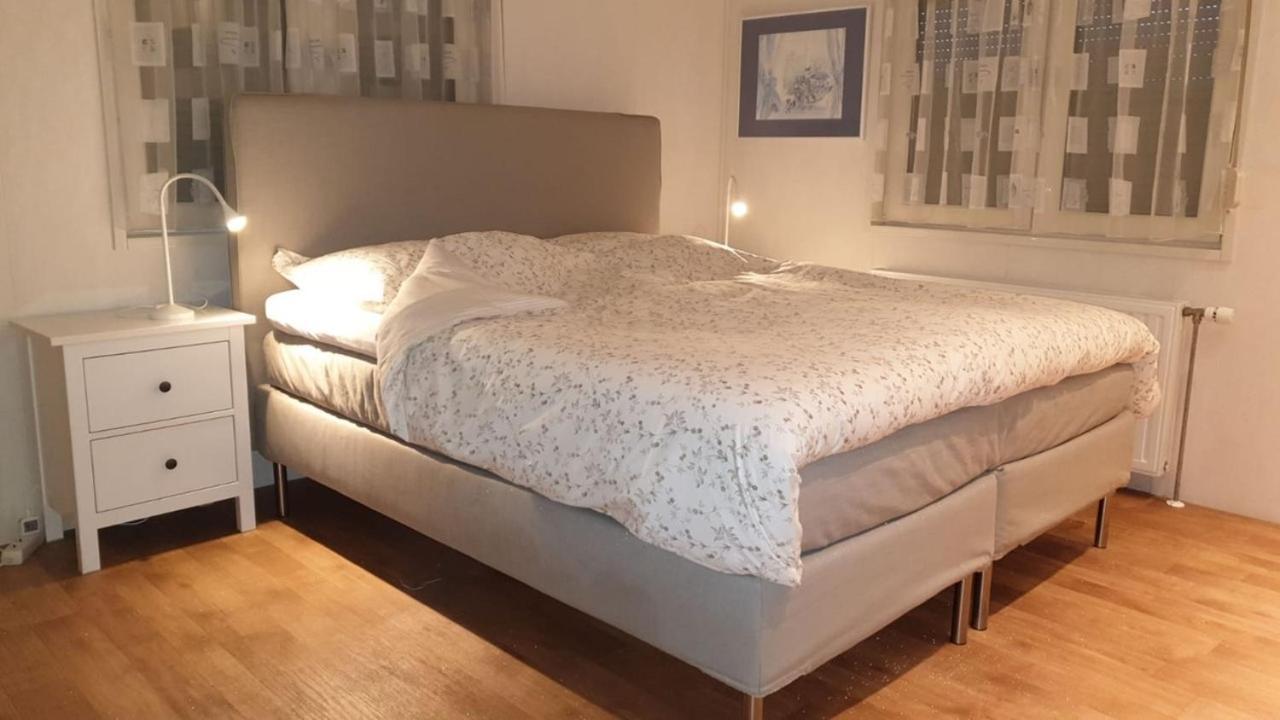 Chalet Buutengeweun, Met Luxe Jacuzzi En Tonsauna Sint Annaland Kültér fotó