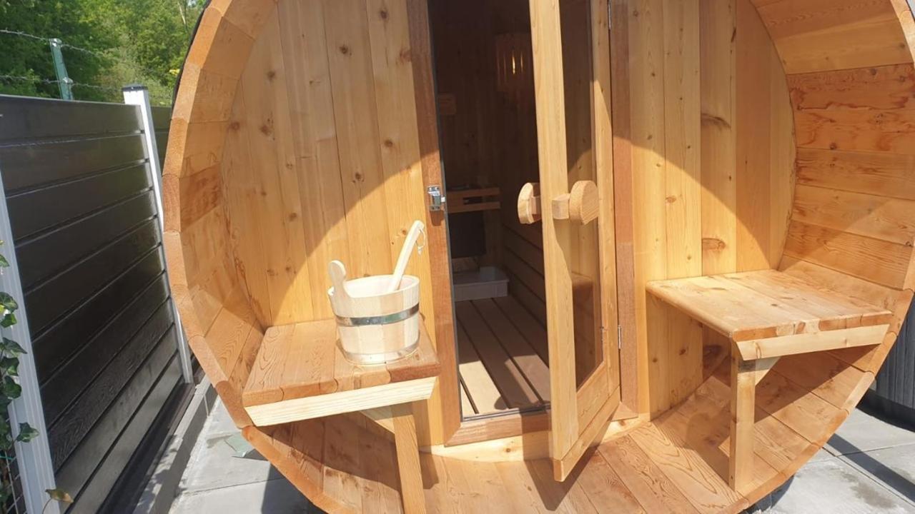Chalet Buutengeweun, Met Luxe Jacuzzi En Tonsauna Sint Annaland Kültér fotó