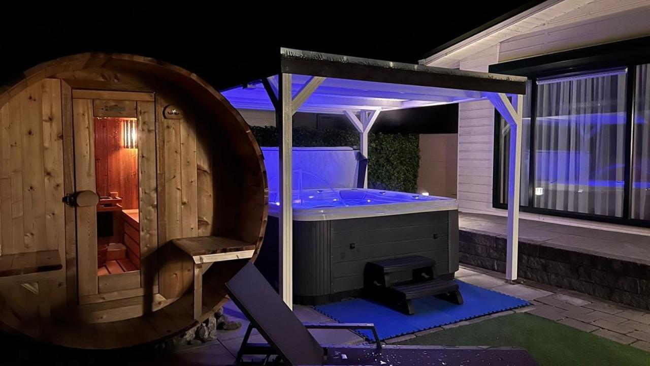 Chalet Buutengeweun, Met Luxe Jacuzzi En Tonsauna Sint Annaland Kültér fotó